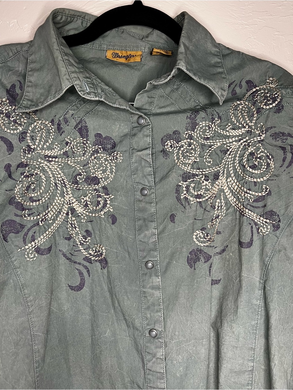 Wrangler Sage Green Embroidered Western Pearl Snap Button Down Boho Cowgirl Top - Picture 3 of 11